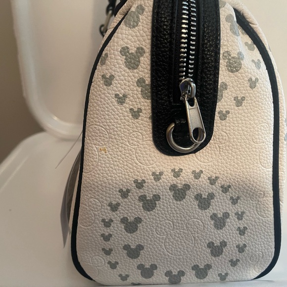 Disney medium size purse - Picture 3 of 9